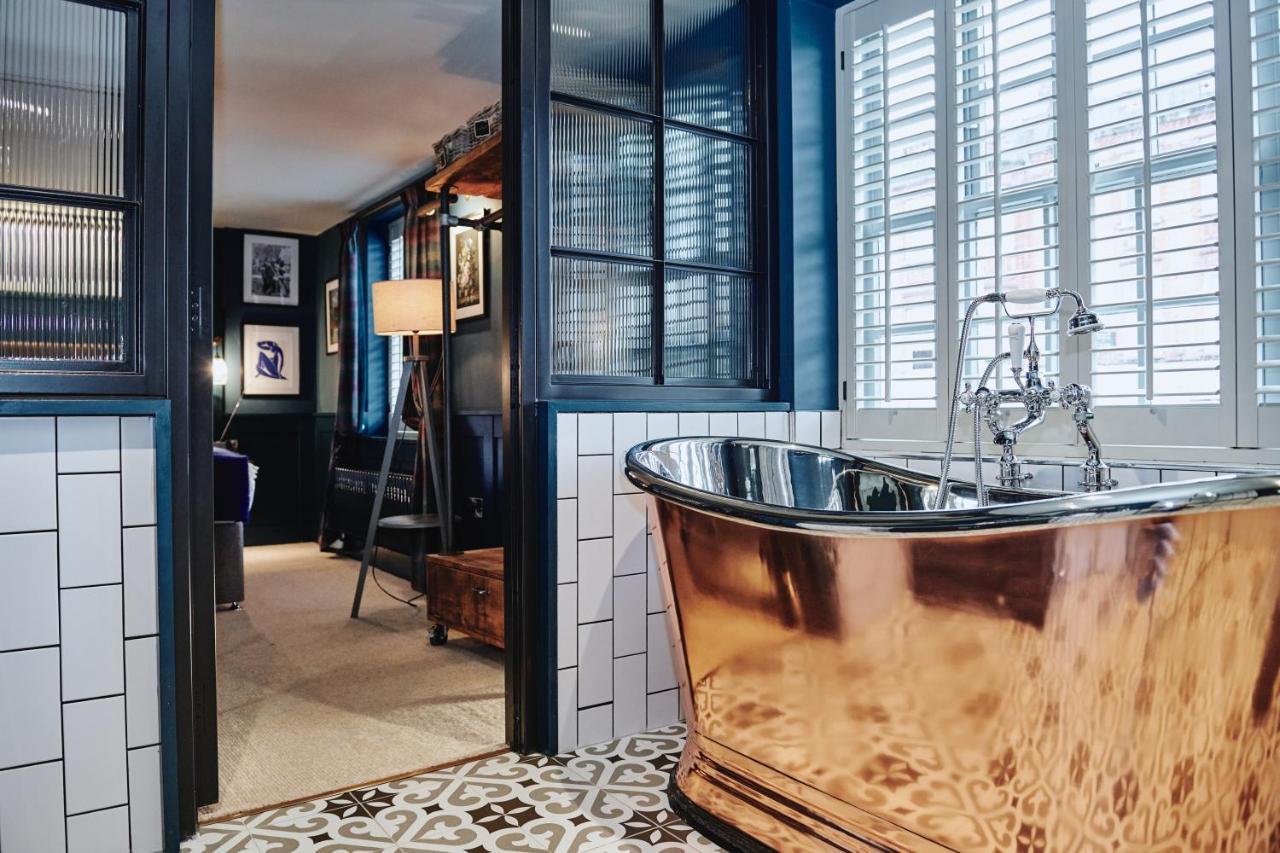 Отель Kings Arms - Egham-Windsor Экстерьер фото